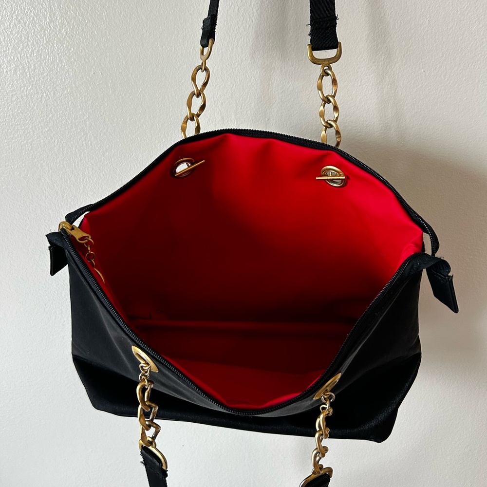 NWOT Black and Red Bebe Hand Bag Purse Gold Hardware Tote Beach Travel Cruise - Picture 3 of 5